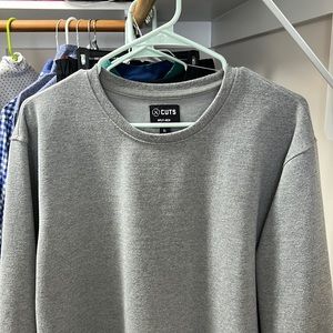 Cuts split-hem hyper loop sweatshirt